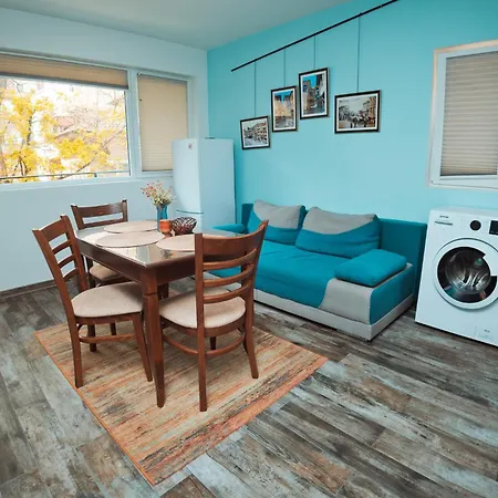 Central 1bd Free Private Garage